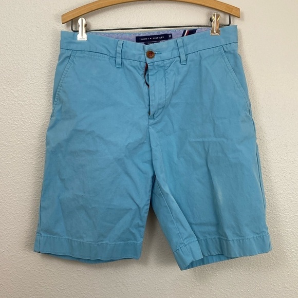 Tommy Hilfiger Classic Fit Carolina Blue Chino Shorts Size 30 - Picture 1 of 5